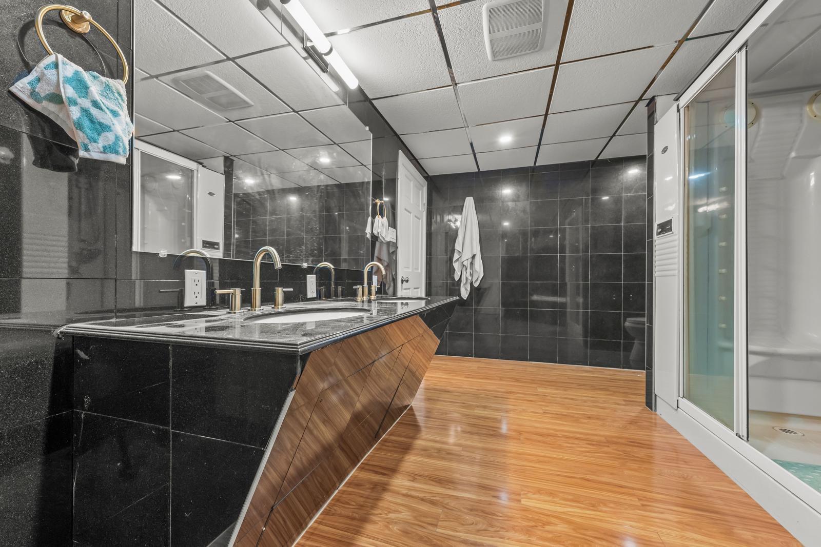 Single Family W Fingerboard Rd  Staten Island, NY 10305, MLS-864808-10