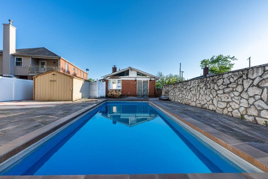 Single Family W Fingerboard Rd  Staten Island, NY 10305, MLS-864808-13