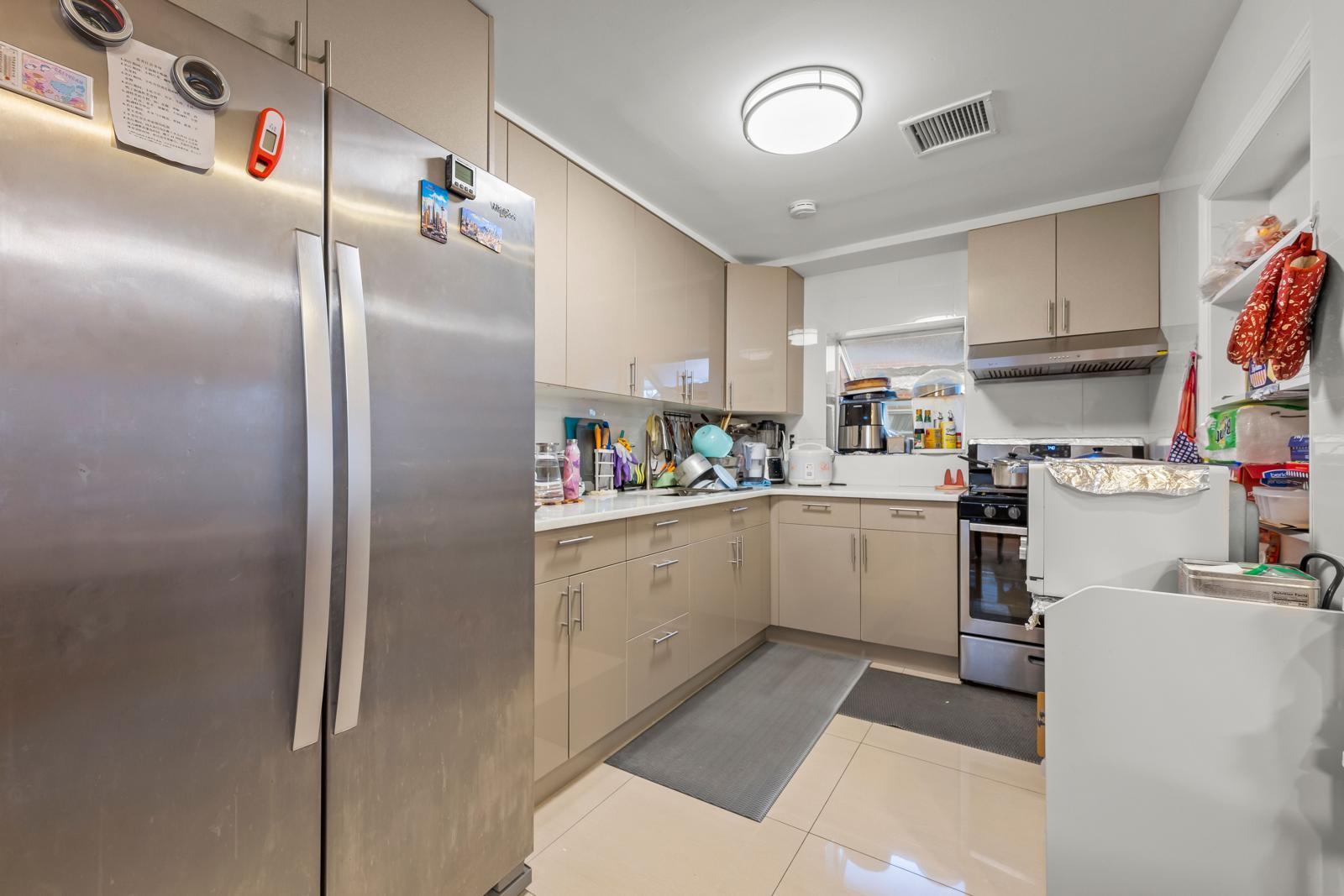 Single Family W Fingerboard Rd  Staten Island, NY 10305, MLS-864808-7