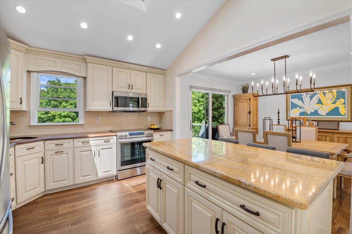 Single Family Floral  Nassau County, NY 11714, MLS-864819-11