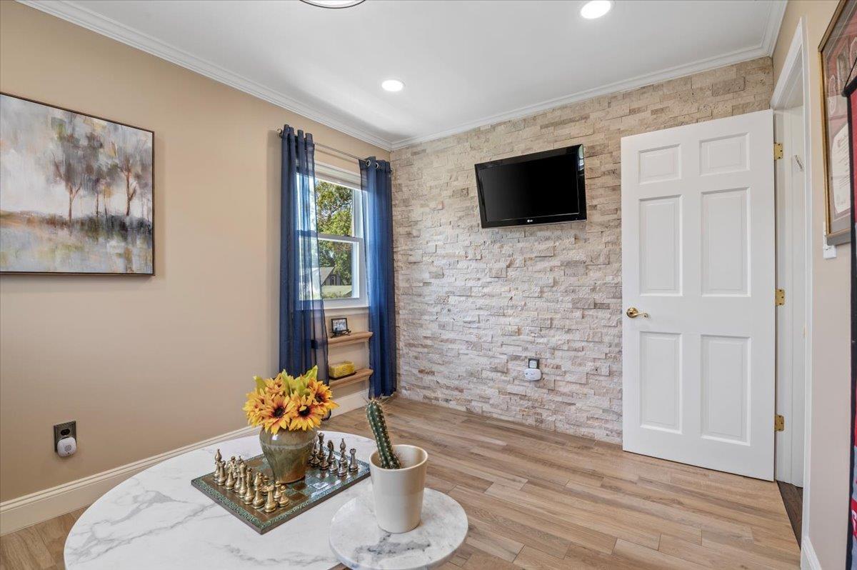 Single Family Floral  Nassau County, NY 11714, MLS-864819-18