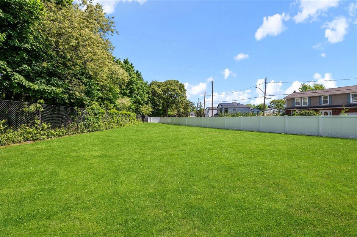 Single Family Floral  Nassau County, NY 11714, MLS-864819-40