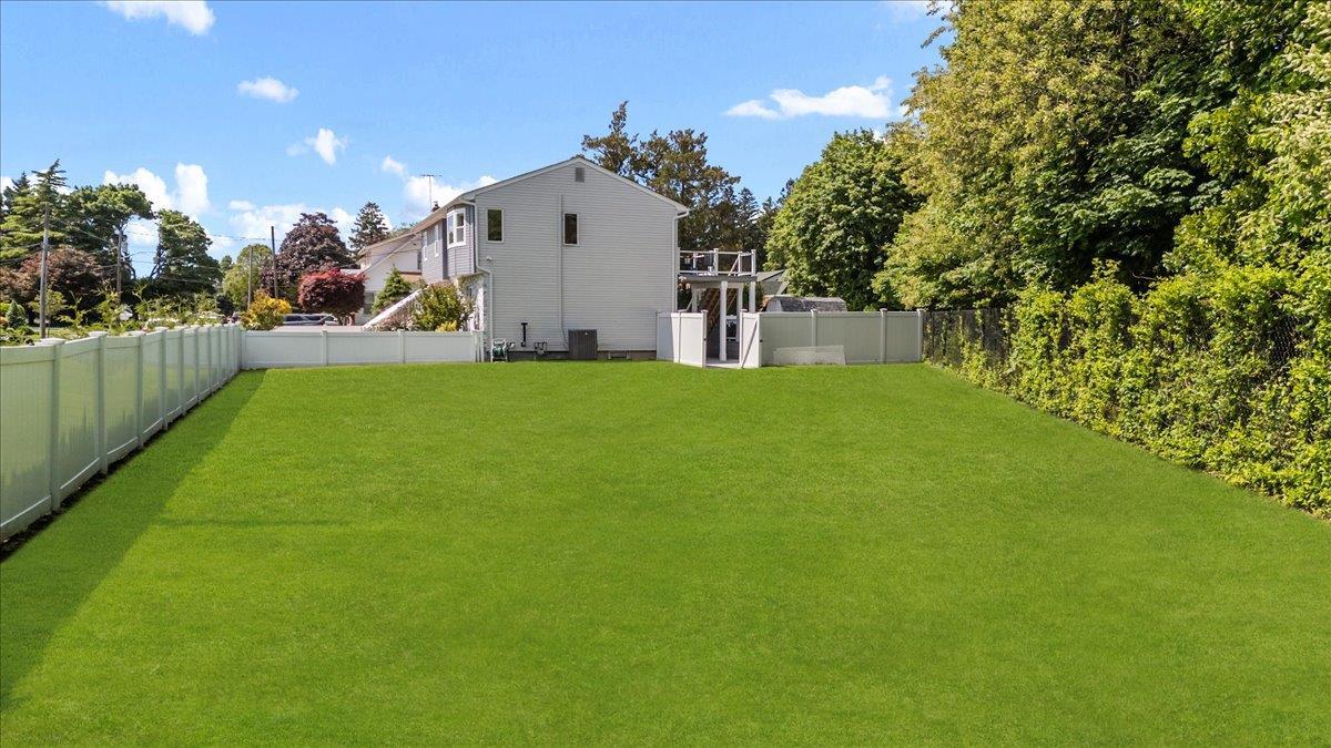Single Family Floral  Nassau County, NY 11714, MLS-864819-41