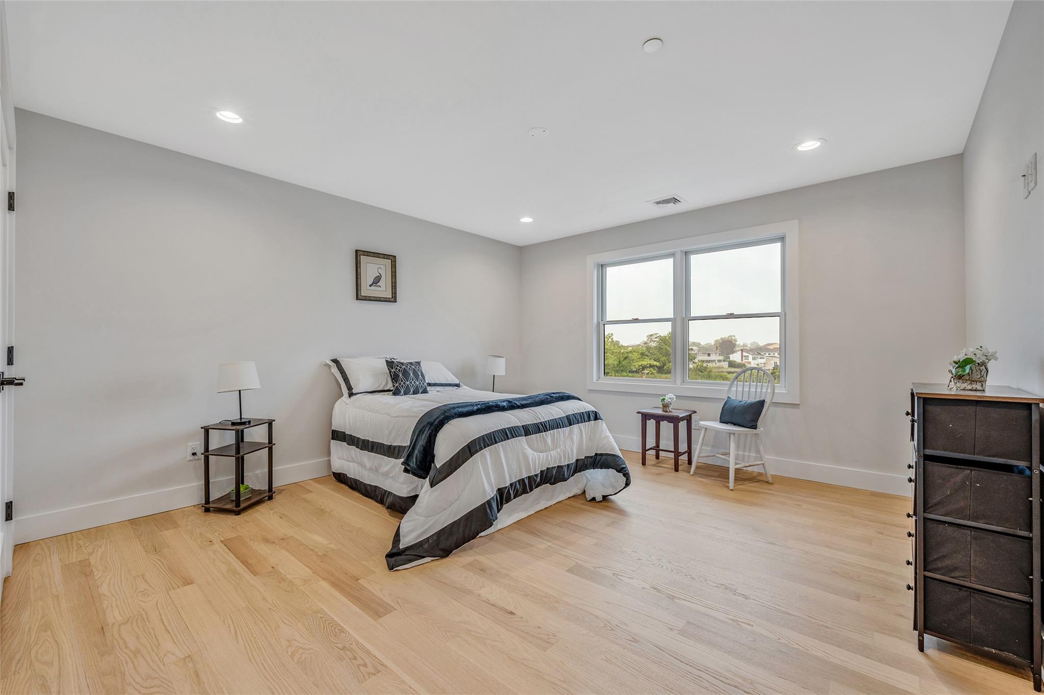 Single Family Mott Nassau County, NY 11572, MLS-864824-21