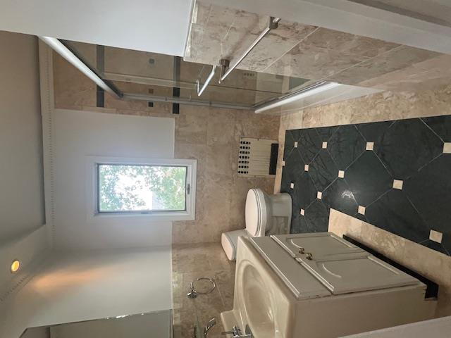 Single Family Raff  Nassau County, NY 11501, MLS-864878-32
