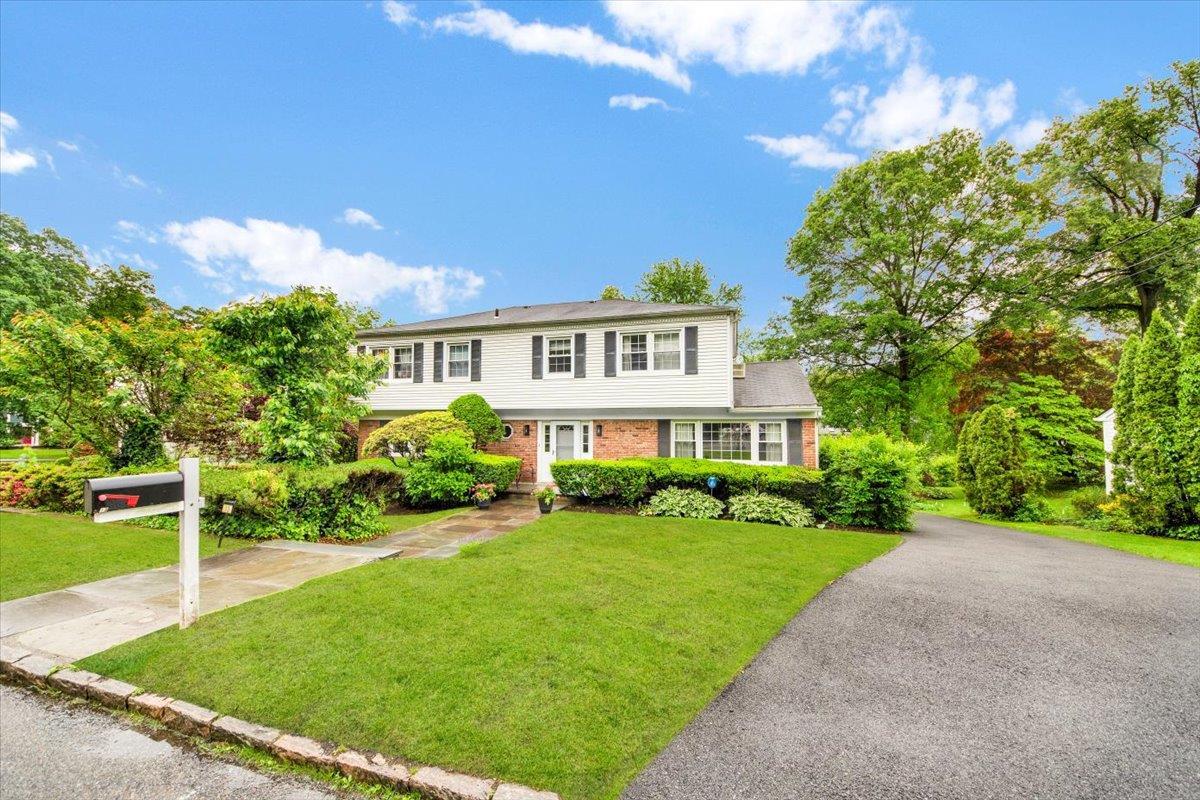 Single Family Romar  Westchester County, NY 10605, MLS-864886-2