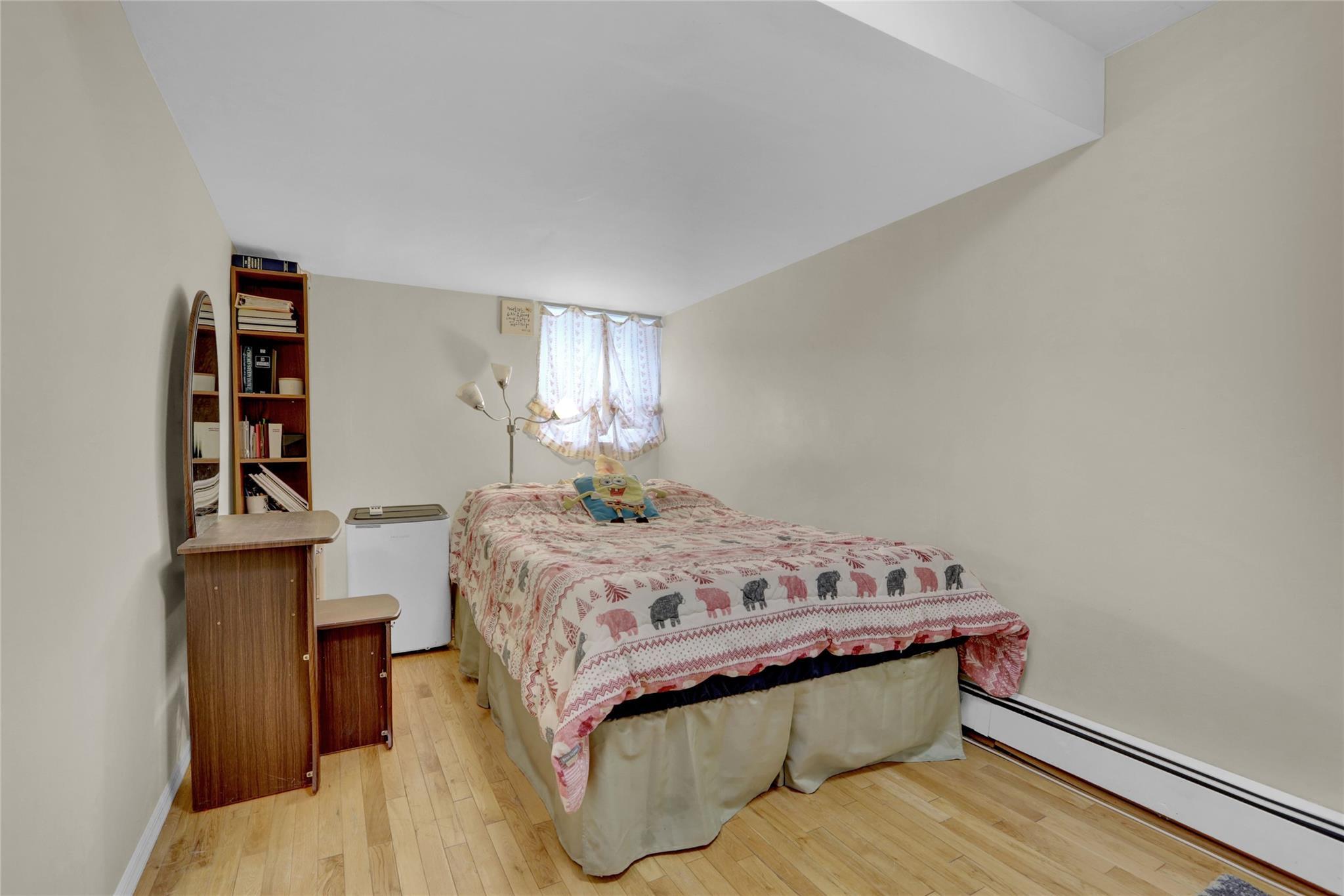 Single Family Main  Nassau County, NY 11803, MLS-864892-11