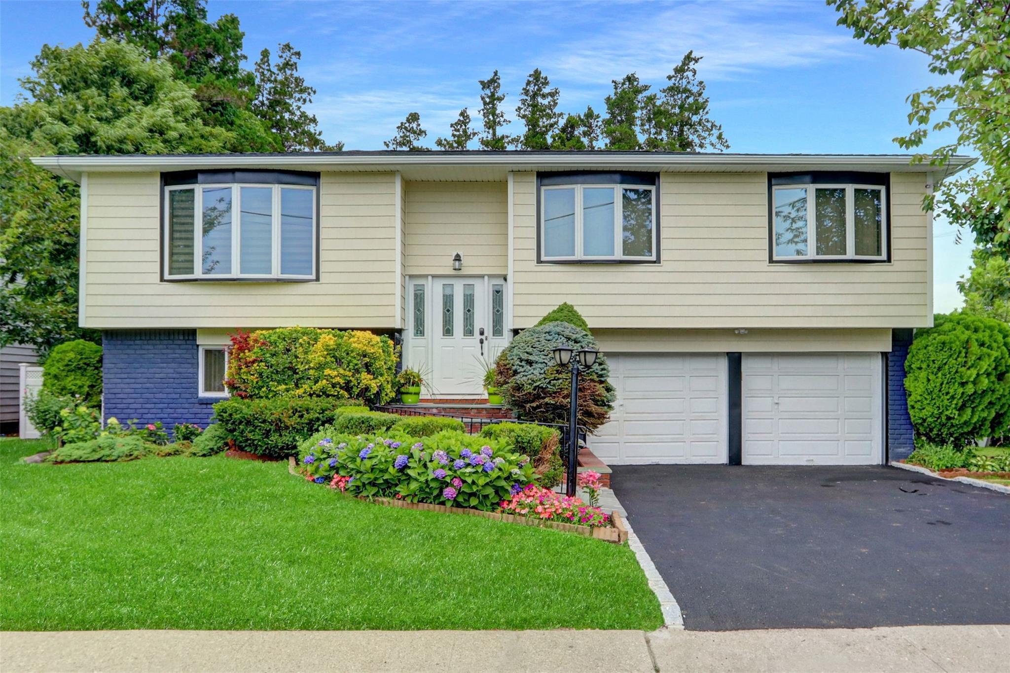Single Family Main  Nassau County, NY 11803, MLS-864892-2