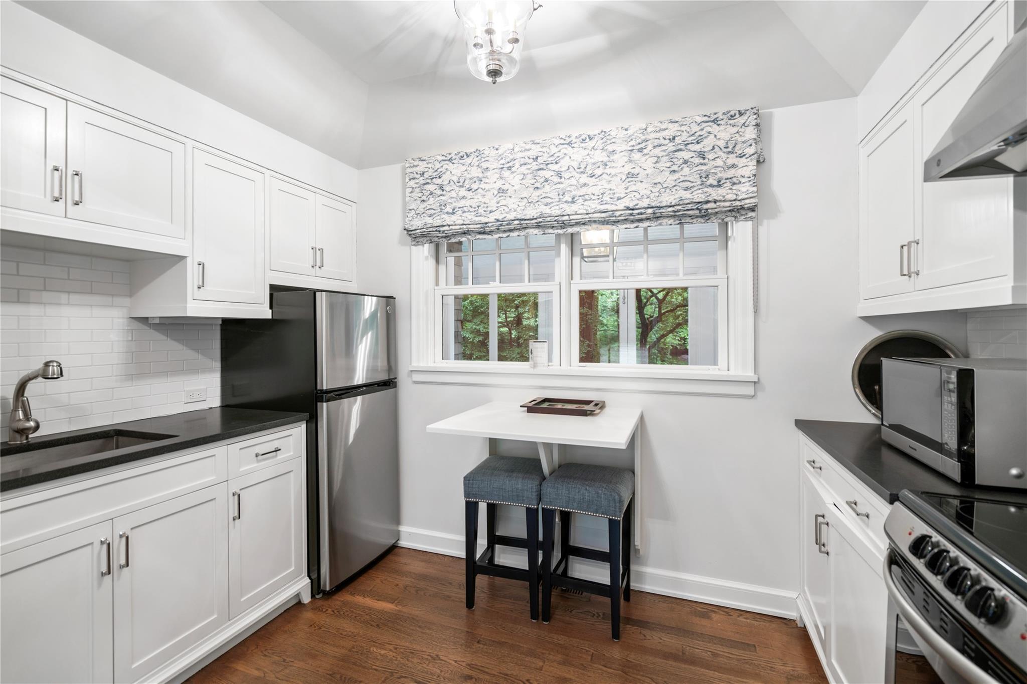 Single Family Piping Rock  Nassau County, NY 11560, MLS-864899-31
