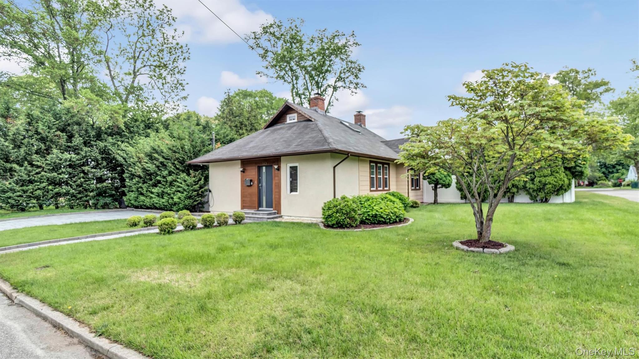 Single Family Hallock  Suffolk County, NY 11901, MLS-864926-10