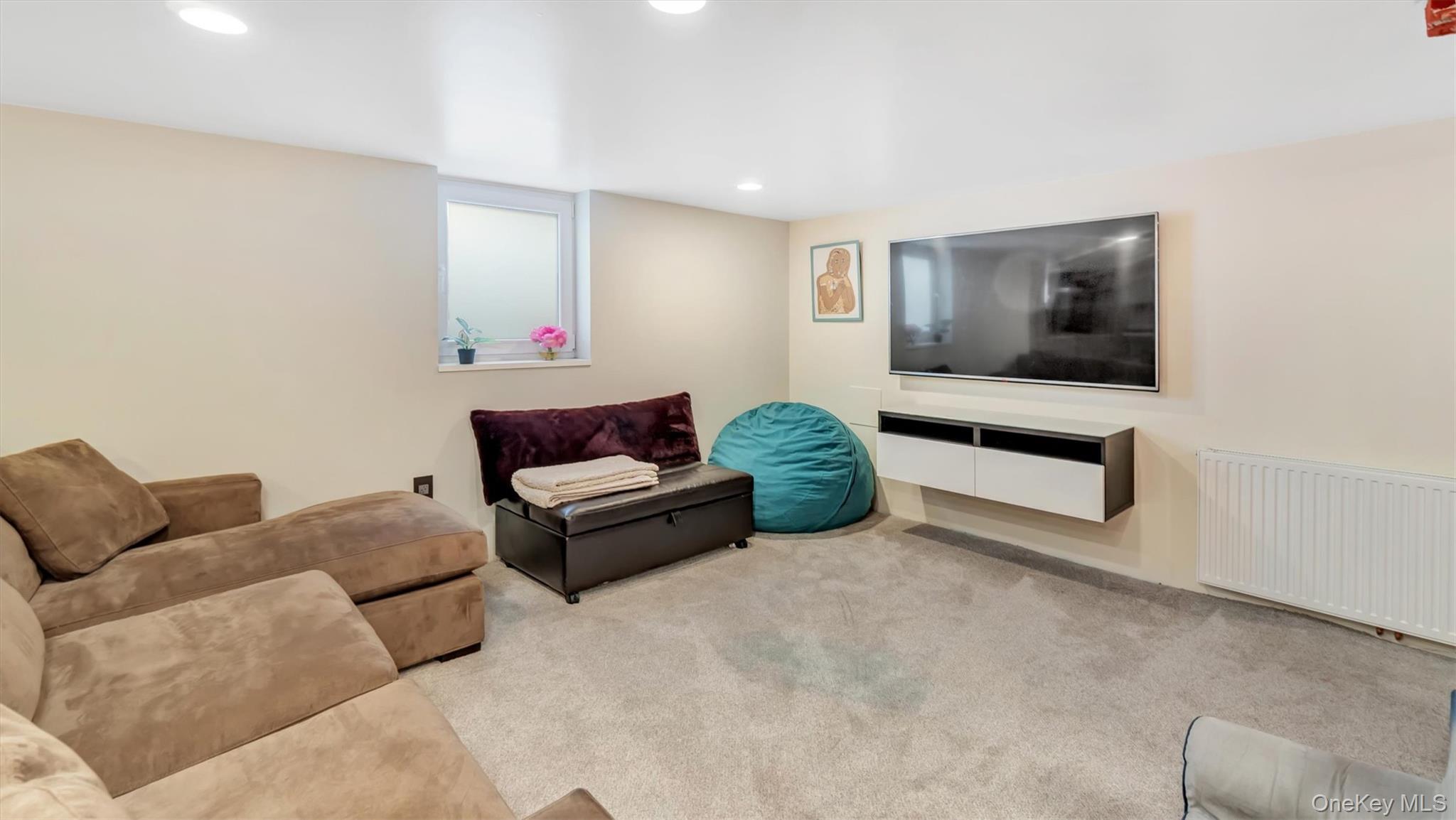 Single Family Hallock  Suffolk County, NY 11901, MLS-864926-33