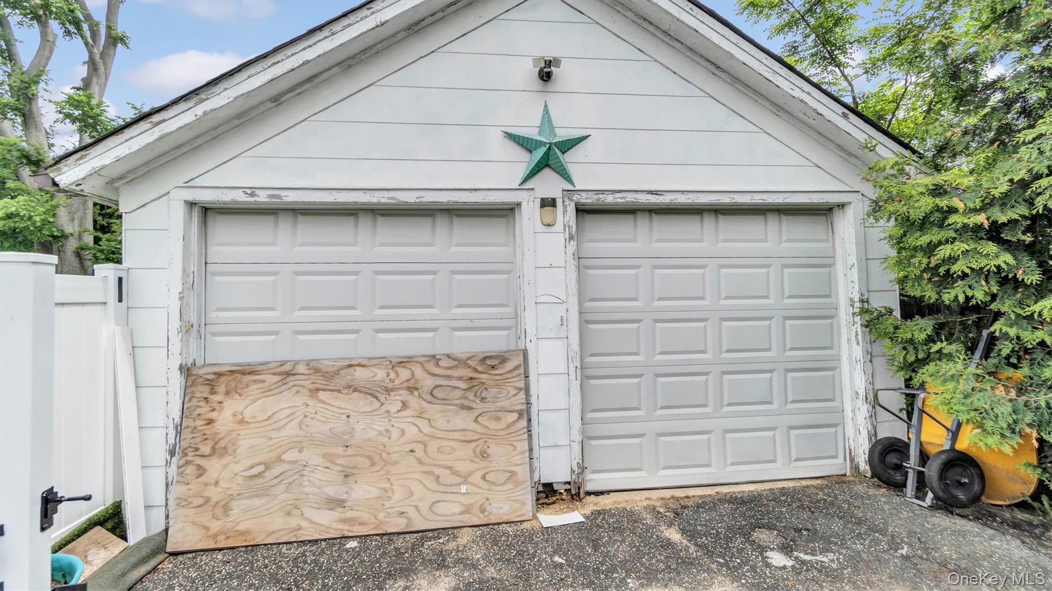 Single Family Hallock  Suffolk County, NY 11901, MLS-864926-37