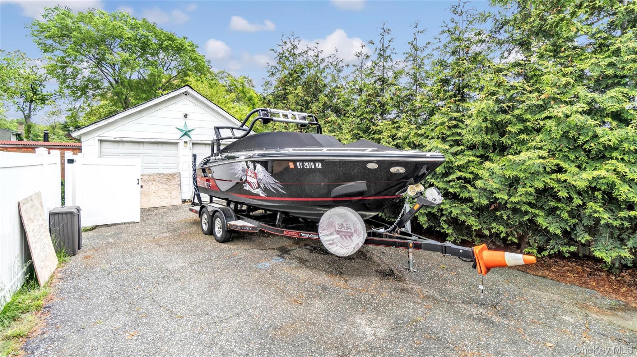 Single Family Hallock  Suffolk County, NY 11901, MLS-864926-38