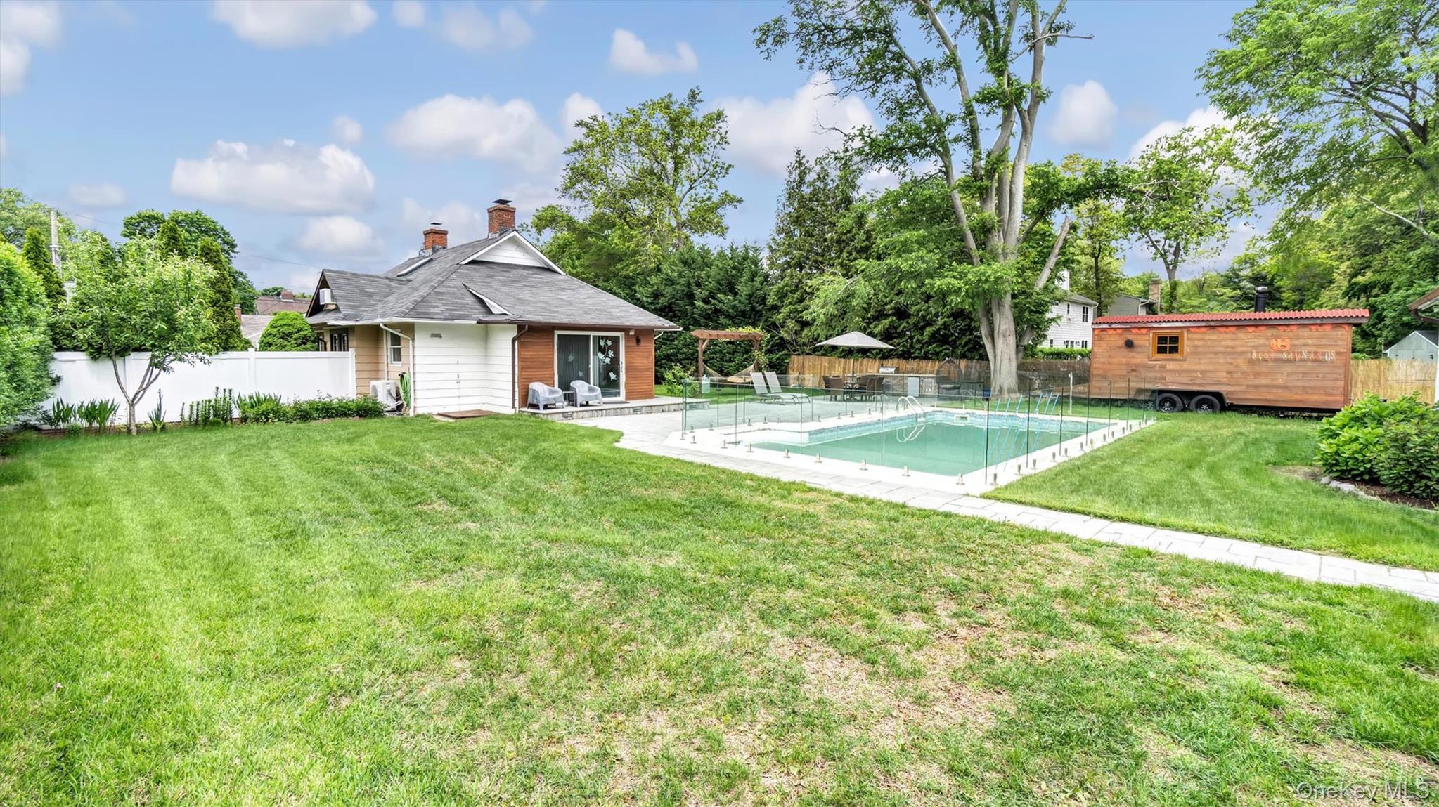 Single Family Hallock  Suffolk County, NY 11901, MLS-864926-6