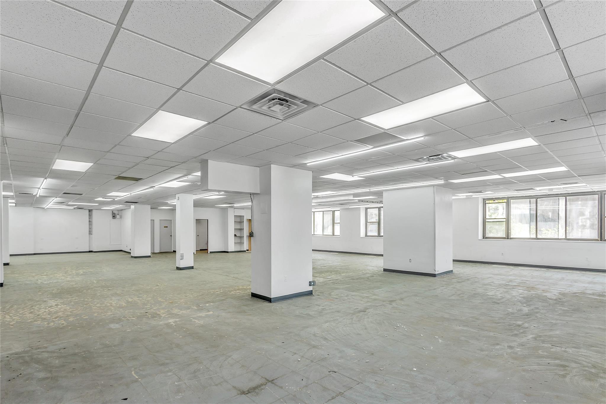 Commercial Lease Queens Blvd  Queens, NY 11101, MLS-864952-10
