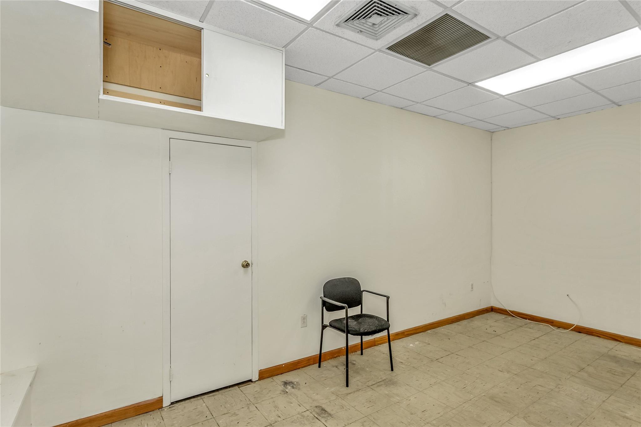 Commercial Lease Queens Blvd  Queens, NY 11101, MLS-864952-14