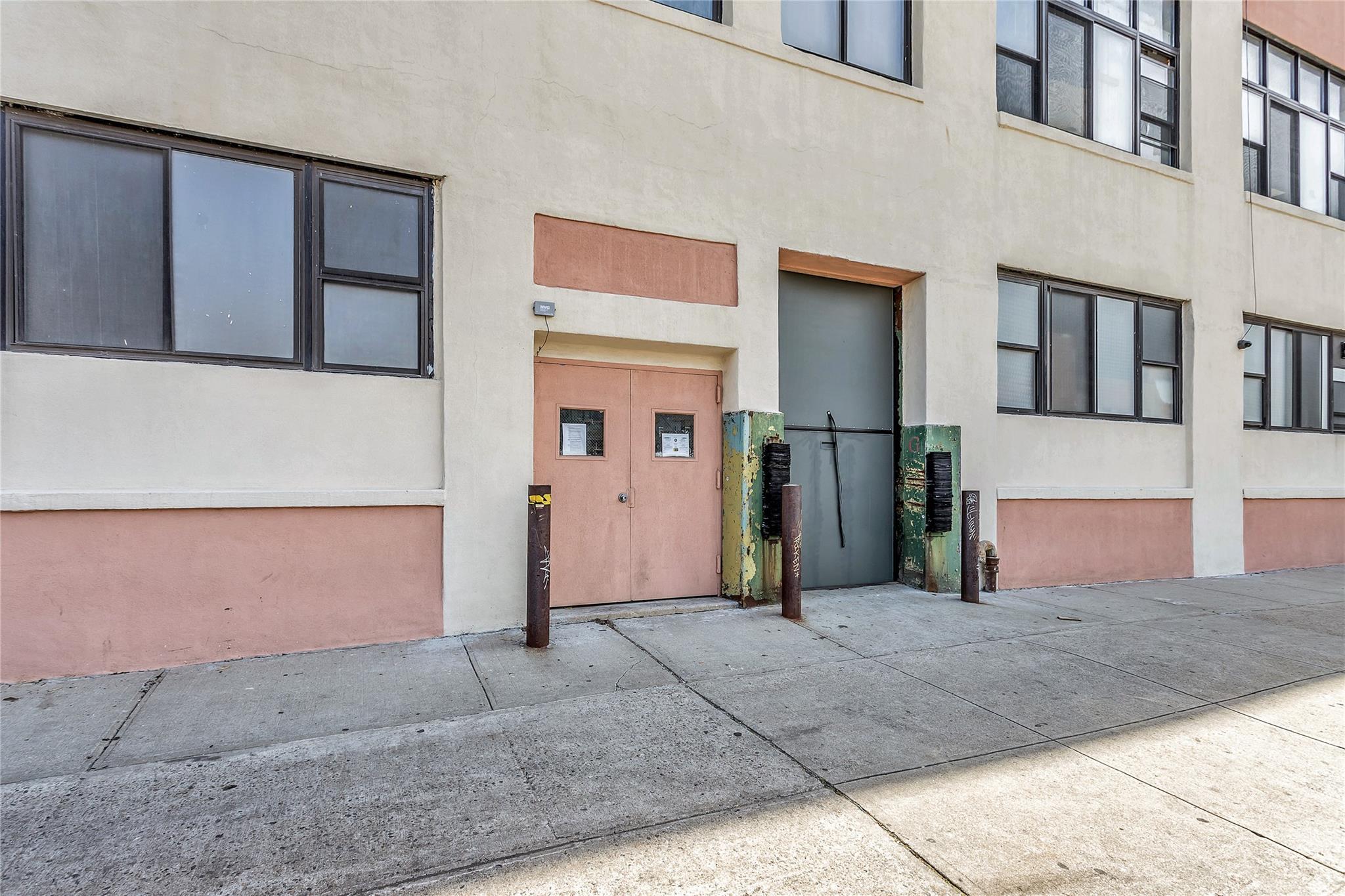 Commercial Lease Queens Blvd  Queens, NY 11101, MLS-864952-4