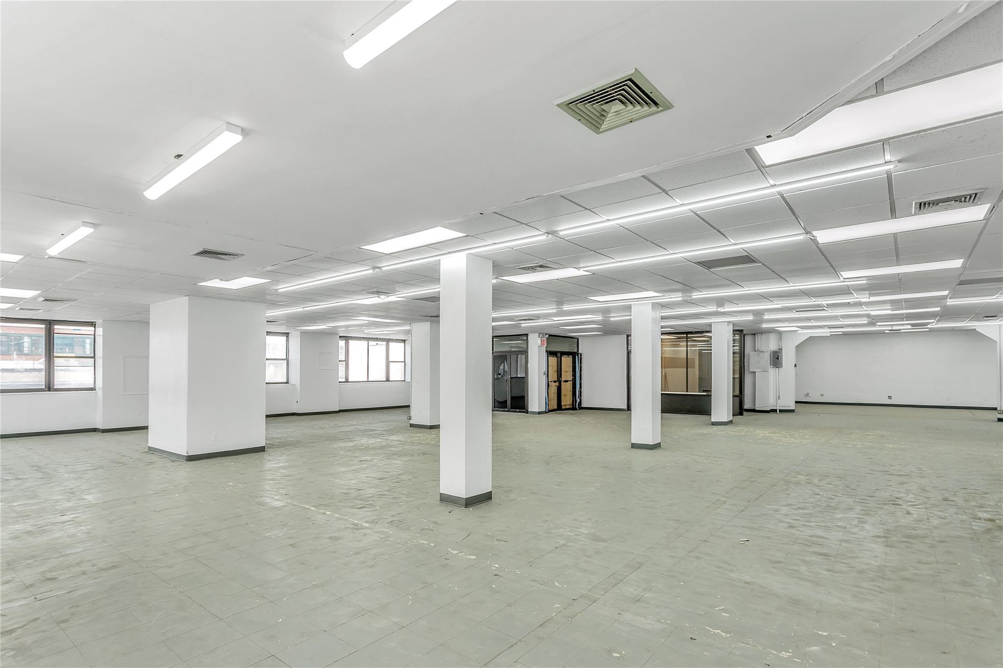 Commercial Lease Queens Blvd  Queens, NY 11101, MLS-864952-6
