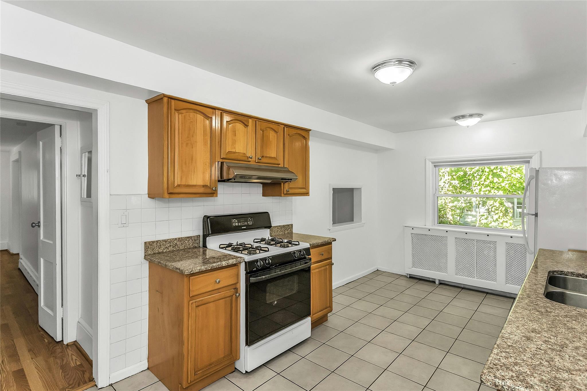 Single Family Elm  Nassau County, NY 11542, MLS-864954-11