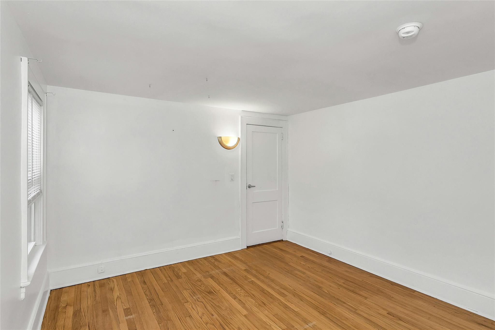 Single Family Elm  Nassau County, NY 11542, MLS-864954-17