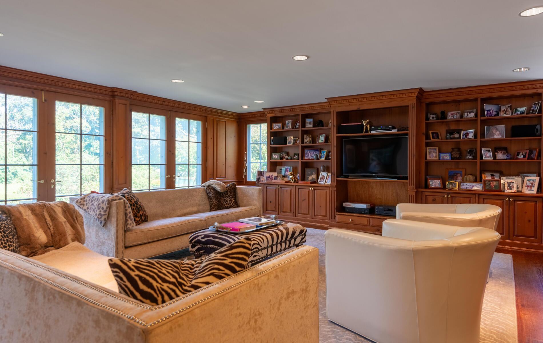 Single Family Piping Rock Nassau County, NY 11560, MLS-864966-18