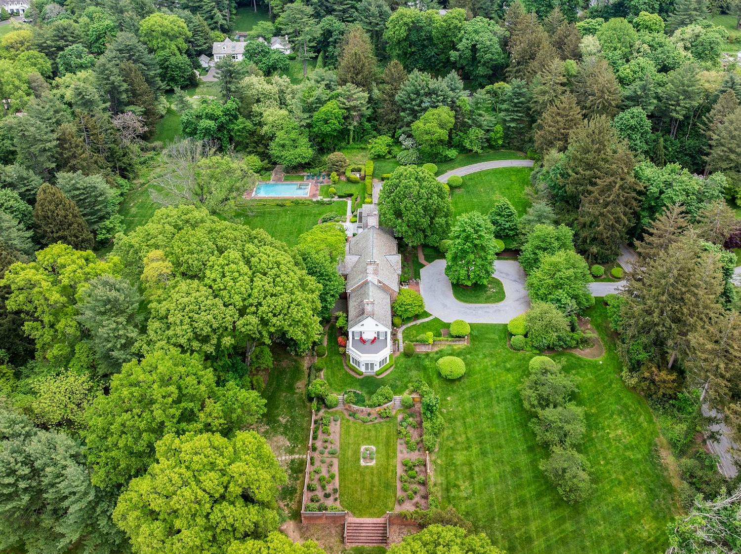 Single Family Piping Rock Nassau County, NY 11560, MLS-864966-32