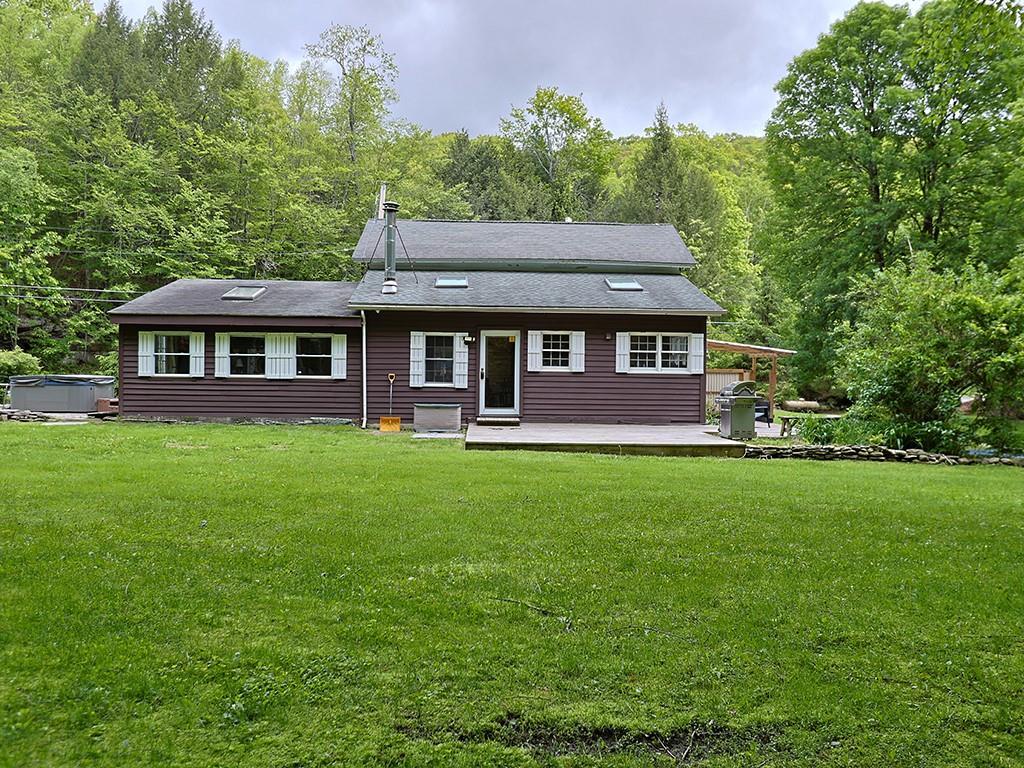 Single Family Spring Glen  Sullivan County, NY 12763, MLS-864976-10