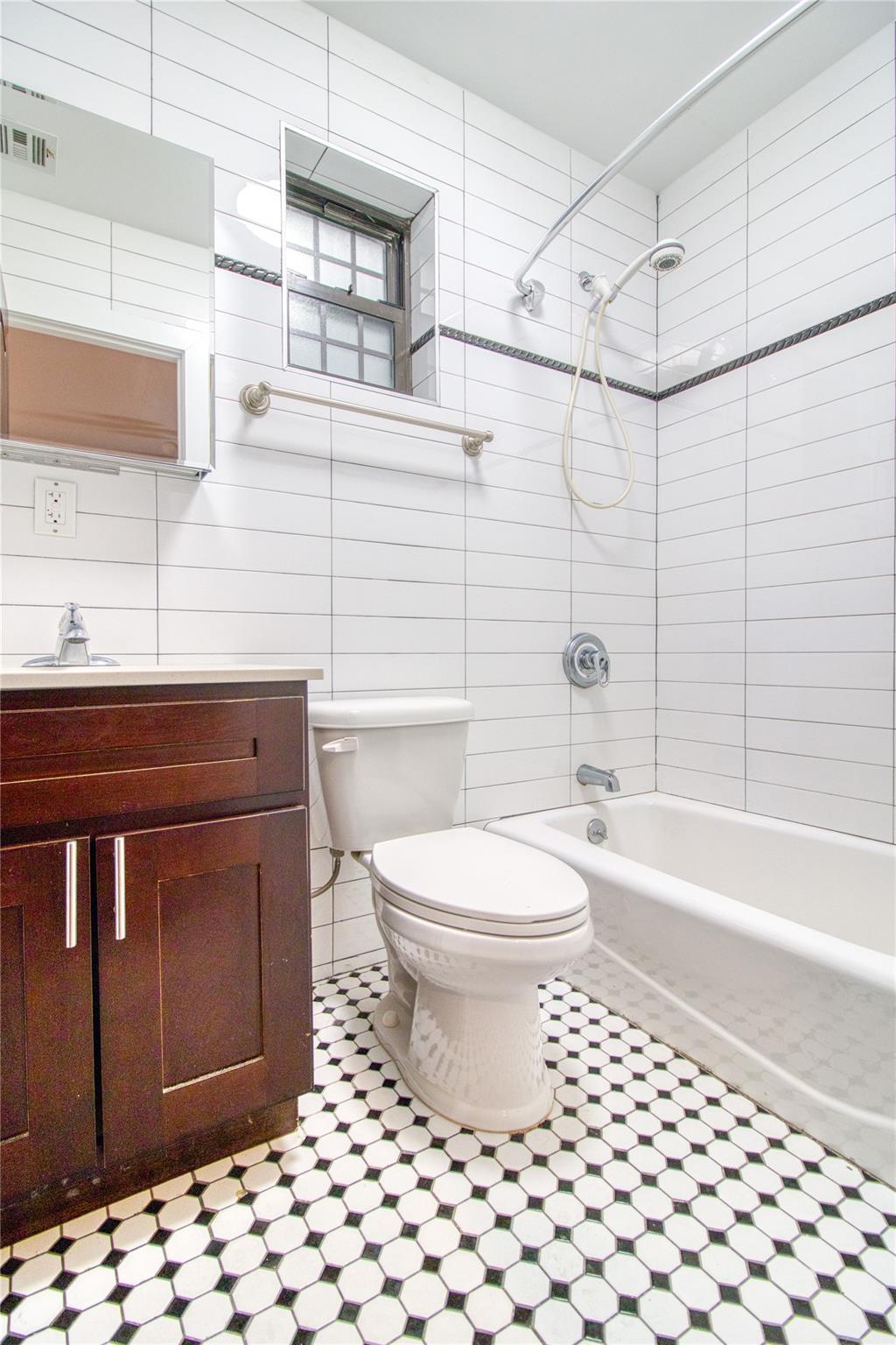 Single Family Noll  Brooklyn, NY 11206, MLS-864988-24