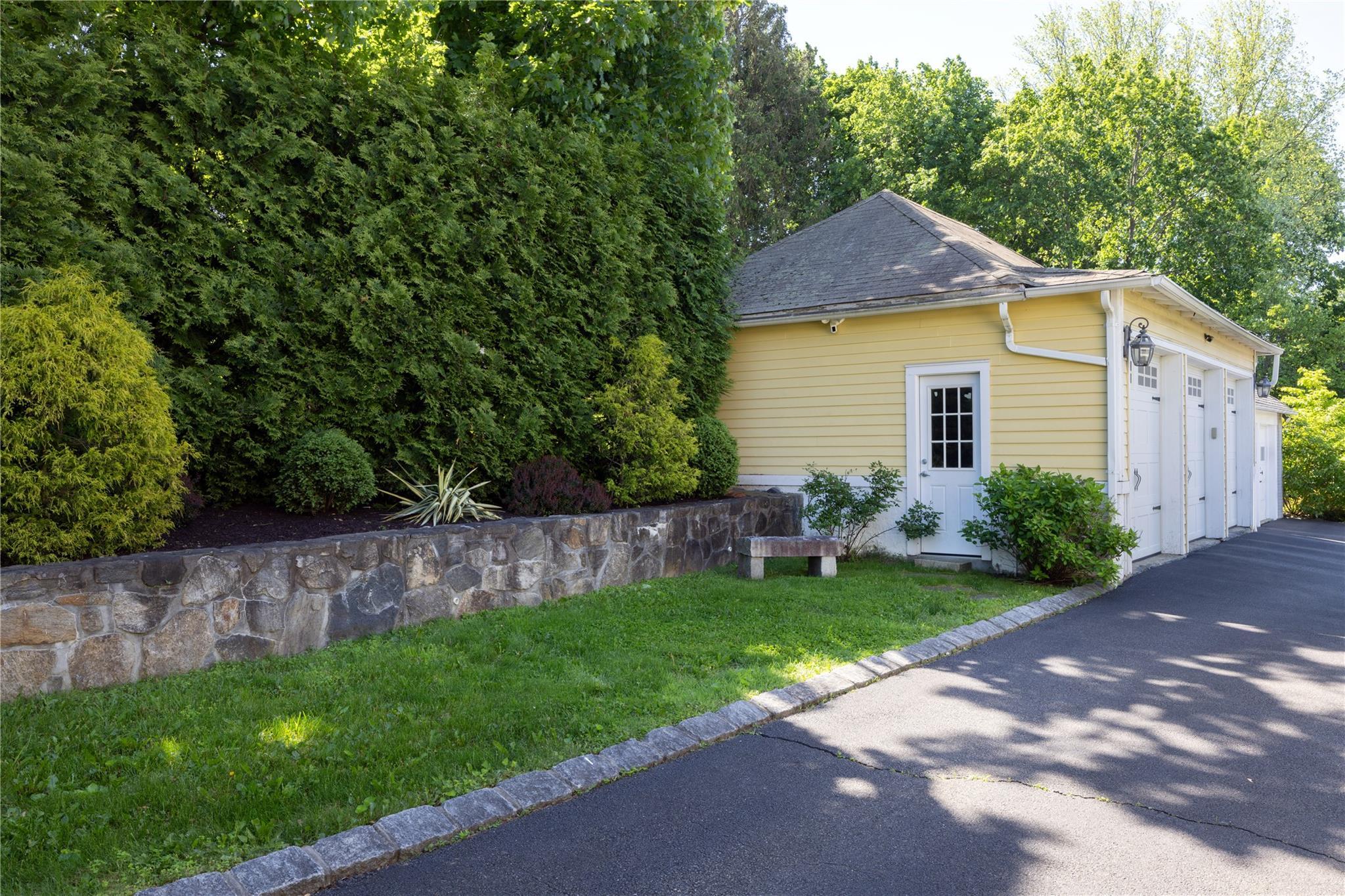 Single Family Elm  Westchester County, NY 10566, MLS-865030-29