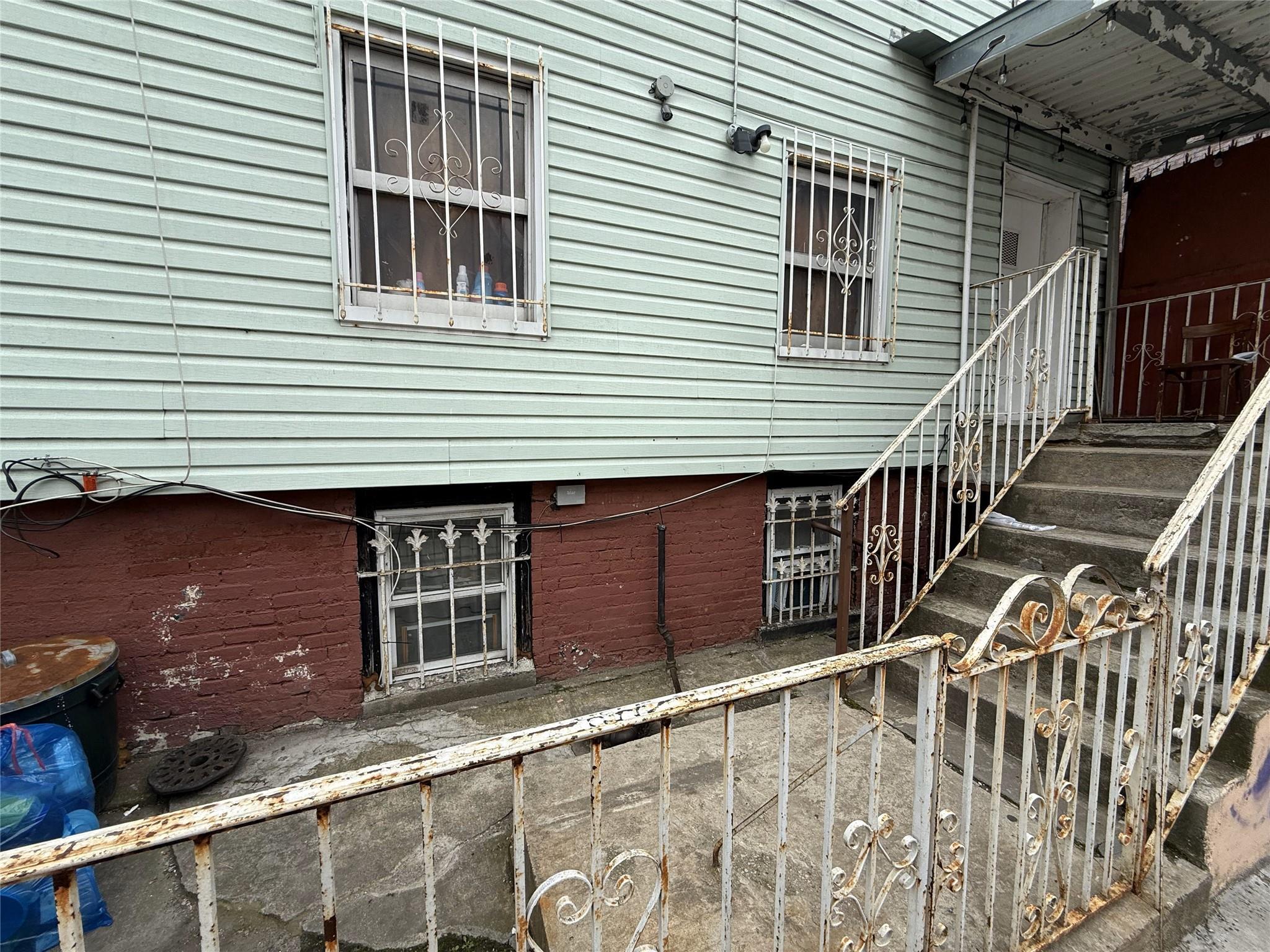 Single Family Troutman  Brooklyn, NY 11206, MLS-865039-3