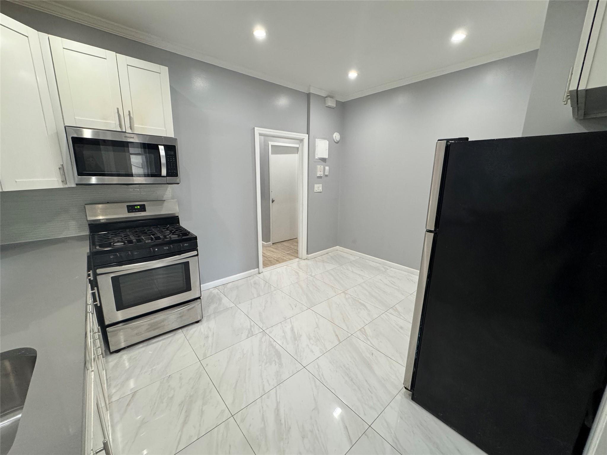 Single Family Van Siclen  Brooklyn, NY 11207, MLS-865040-16