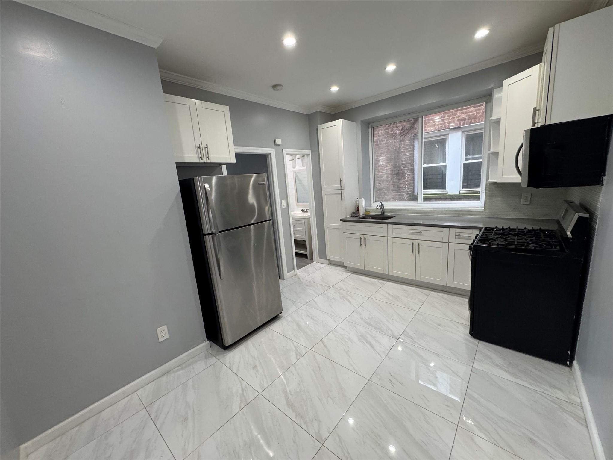 Single Family Van Siclen  Brooklyn, NY 11207, MLS-865040-17