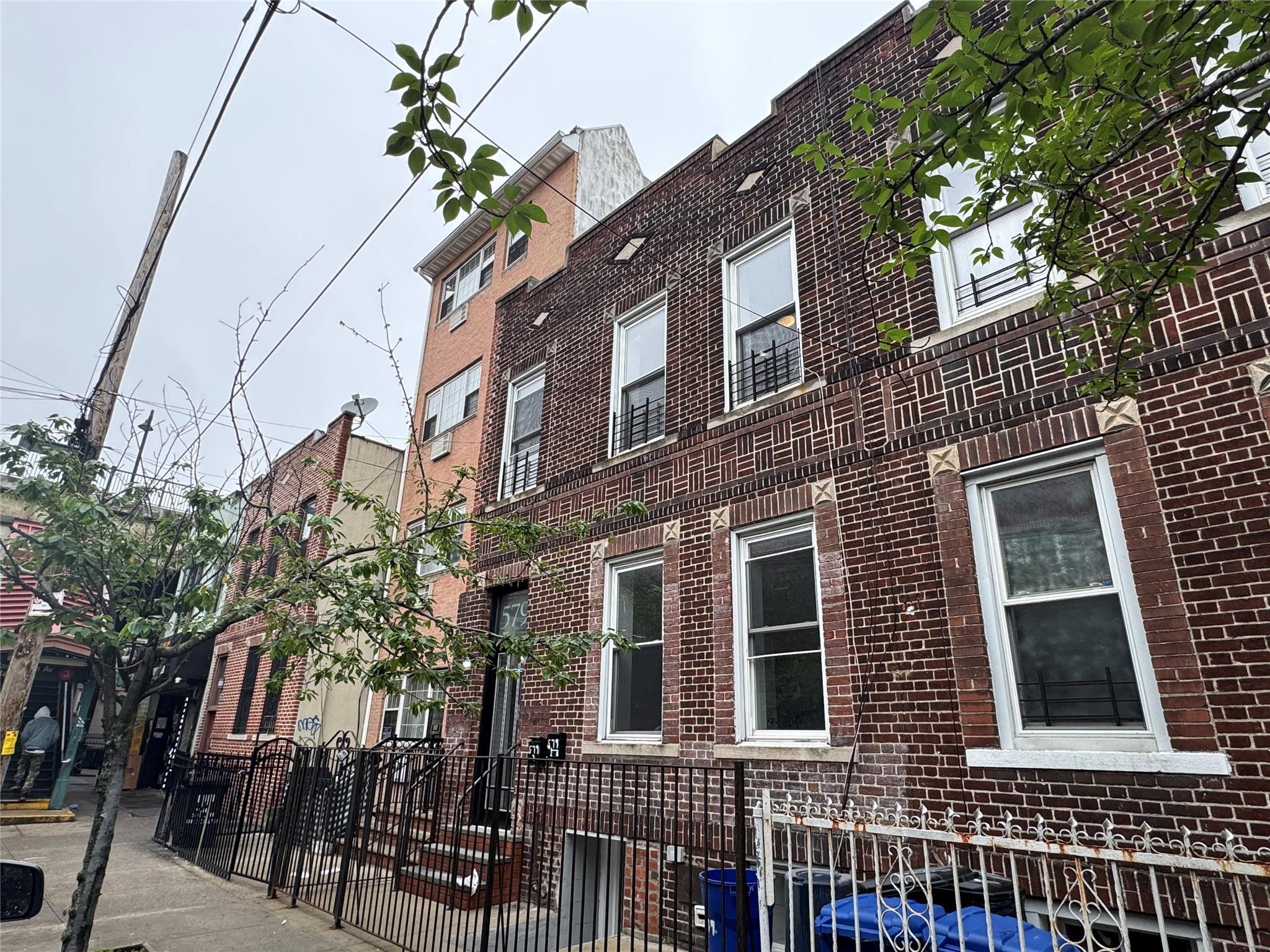 Single Family Van Siclen  Brooklyn, NY 11207, MLS-865040-2