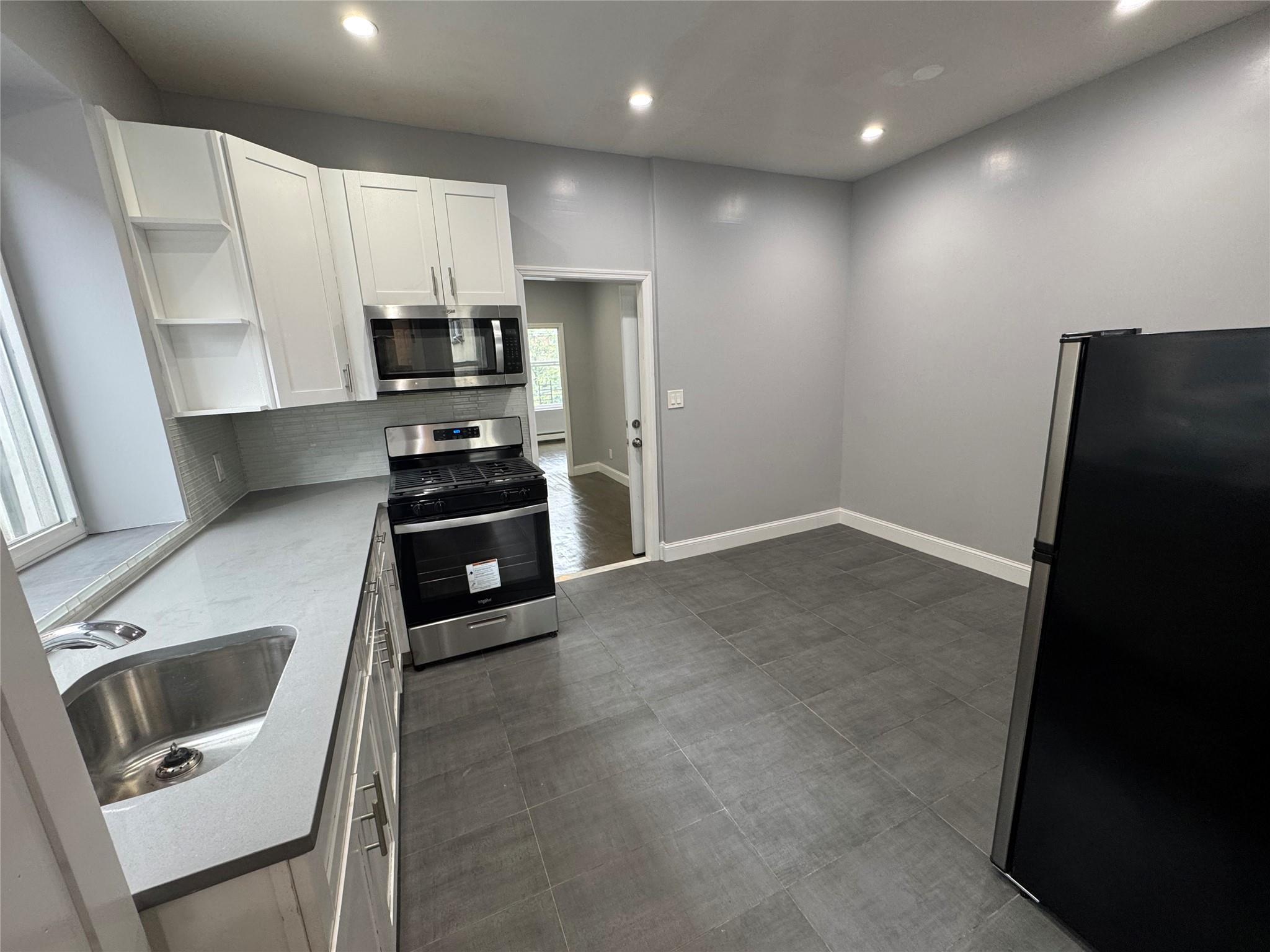 Single Family Van Siclen  Brooklyn, NY 11207, MLS-865040-8