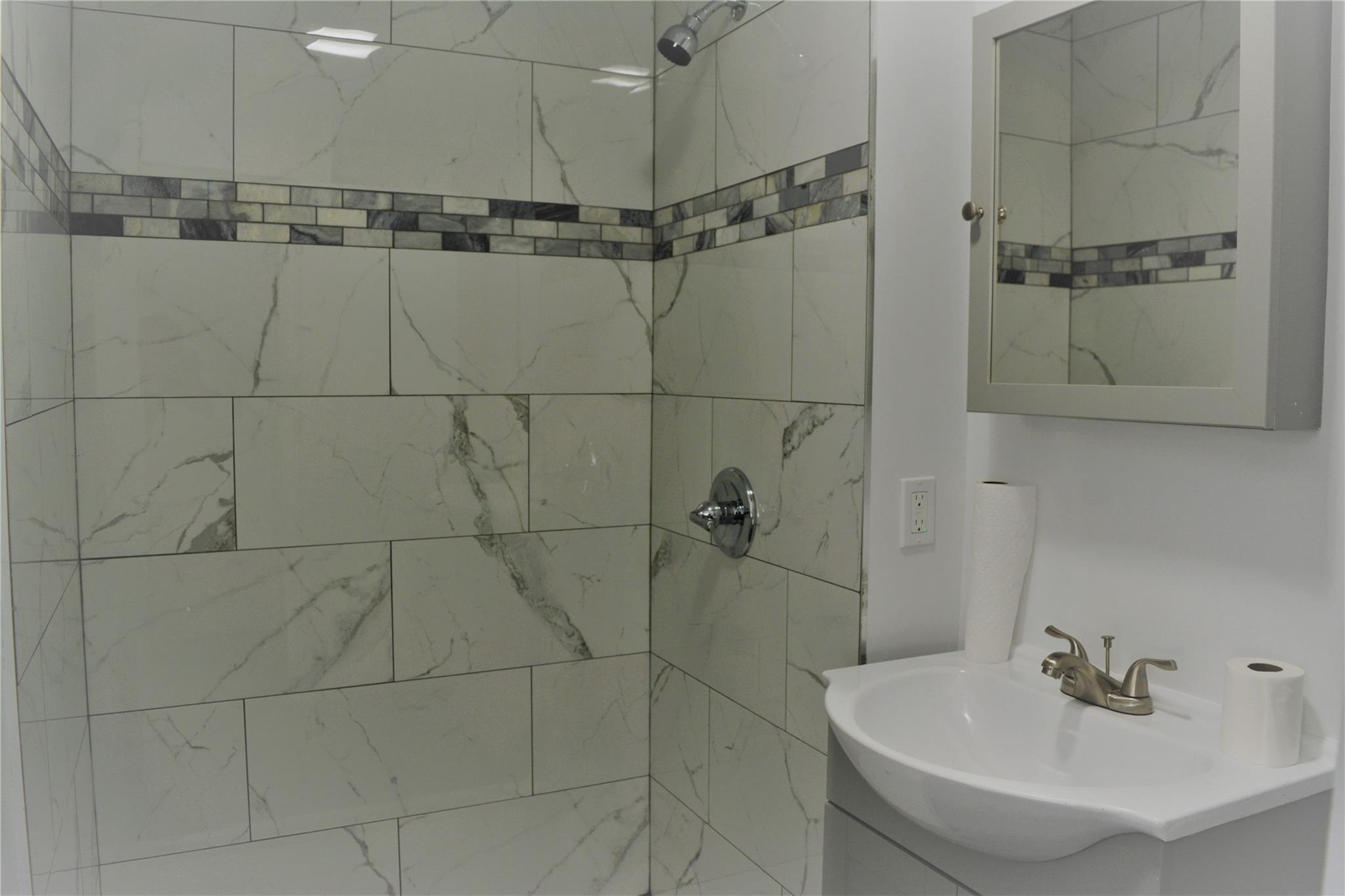 Single Family Castleton  Staten Island, NY 10302, MLS-865042-3