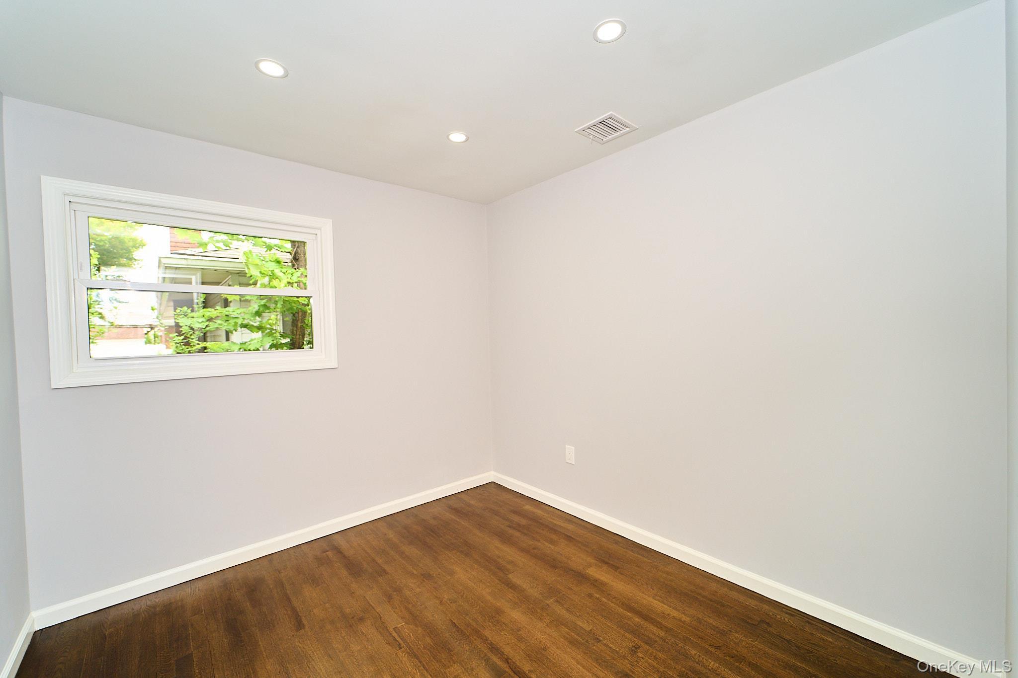 Single Family 7th Nassau County, NY 11714, MLS-865094-11