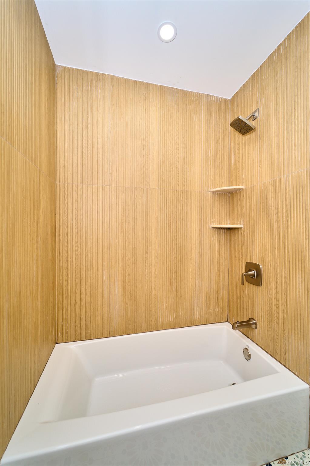 Single Family 7th Nassau County, NY 11714, MLS-865094-16