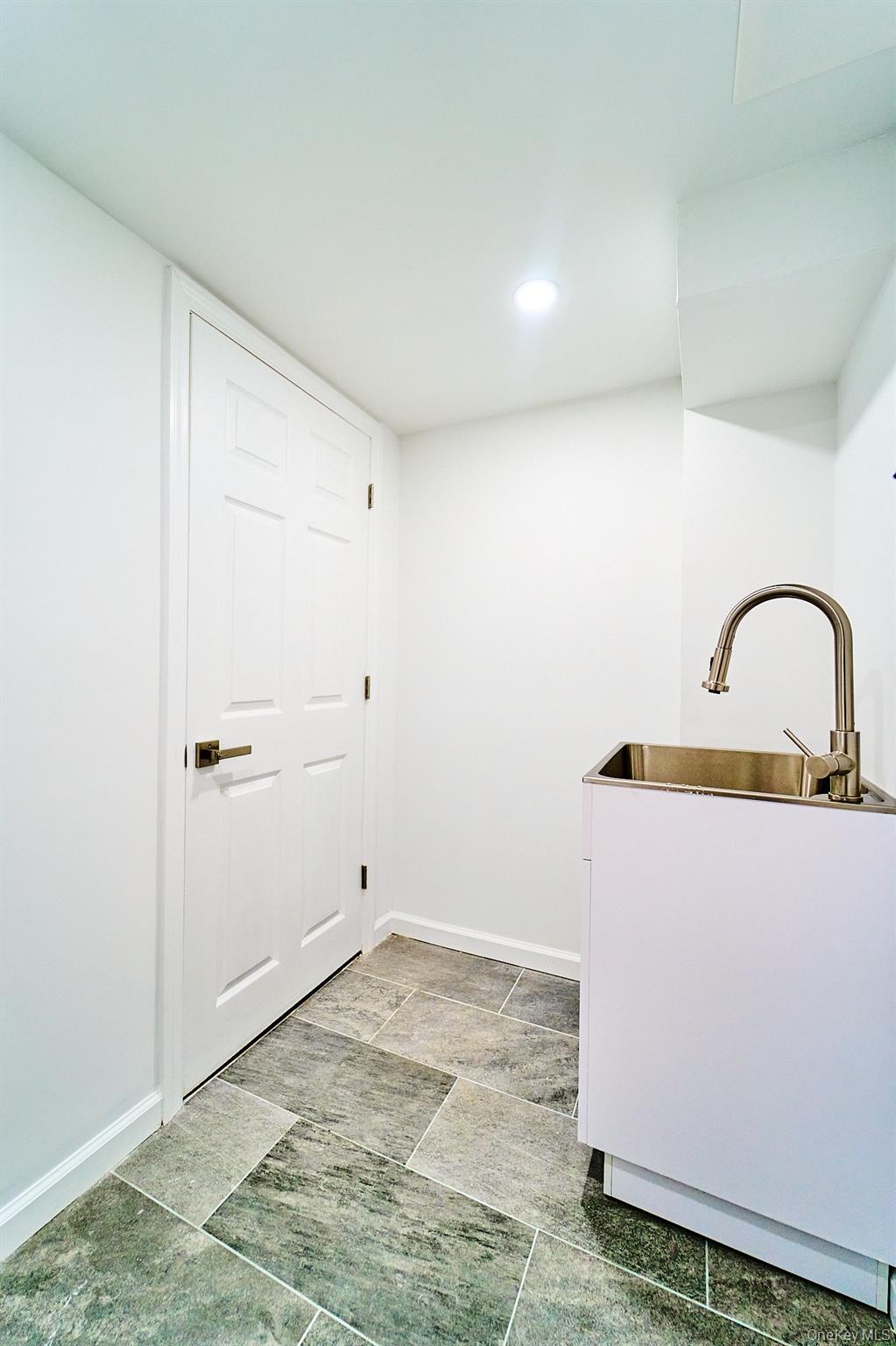 Single Family 7th Nassau County, NY 11714, MLS-865094-19