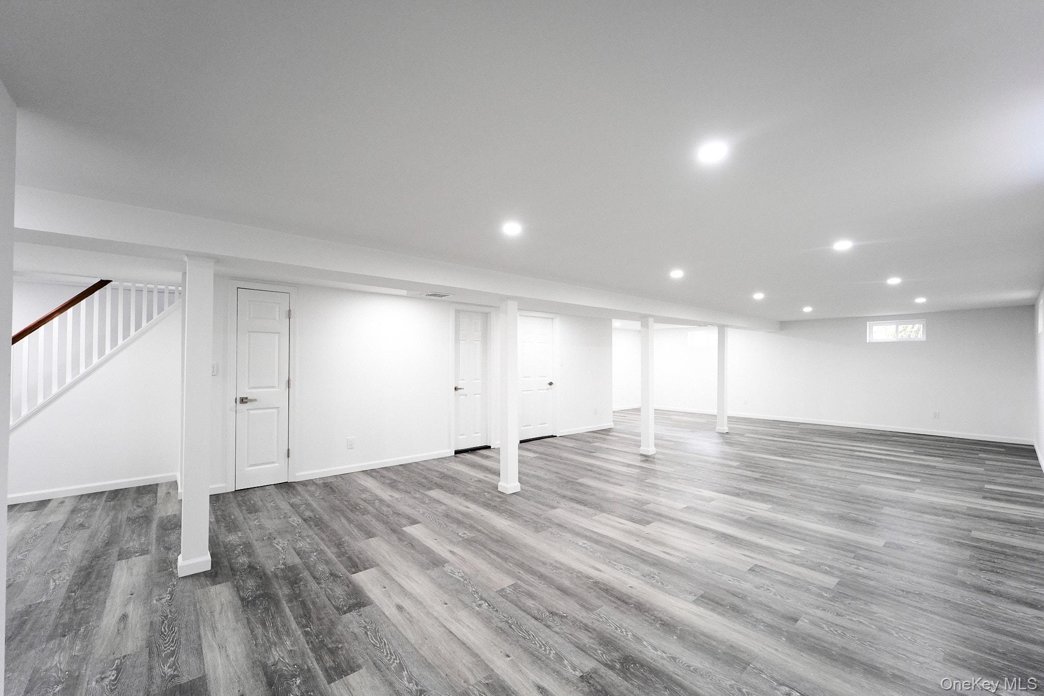 Single Family 7th Nassau County, NY 11714, MLS-865094-23