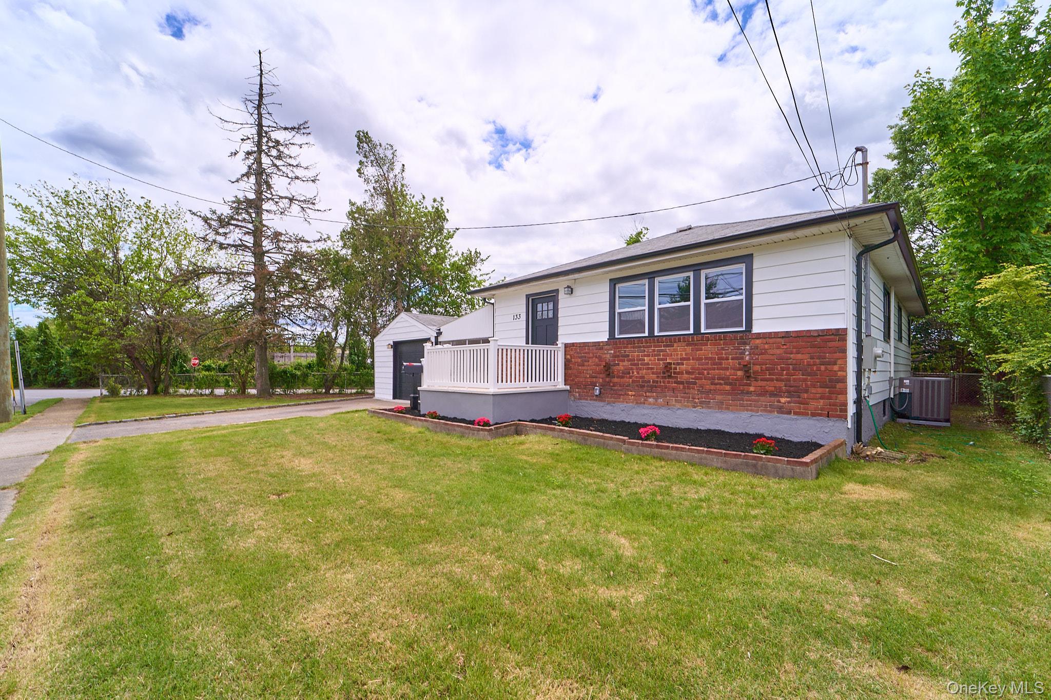 Single Family 7th Nassau County, NY 11714, MLS-865094-3