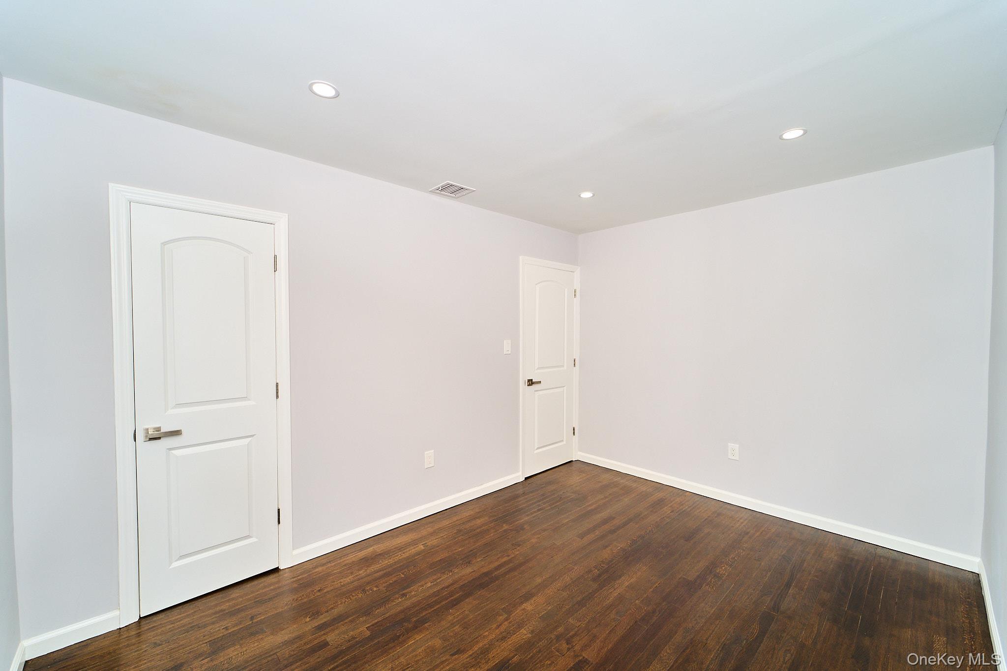 Single Family 7th Nassau County, NY 11714, MLS-865094-8