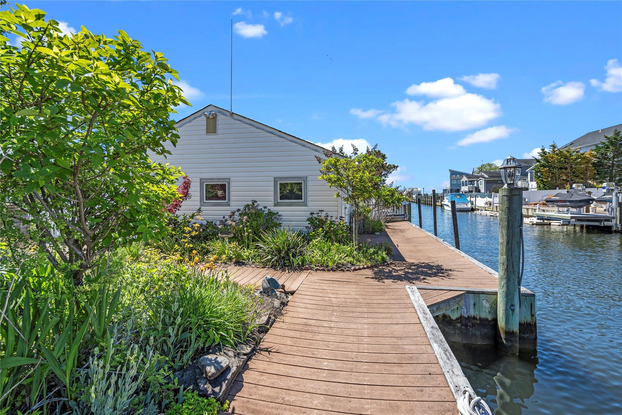 Single Family Bay  Suffolk County, NY 11795, MLS-865103-41
