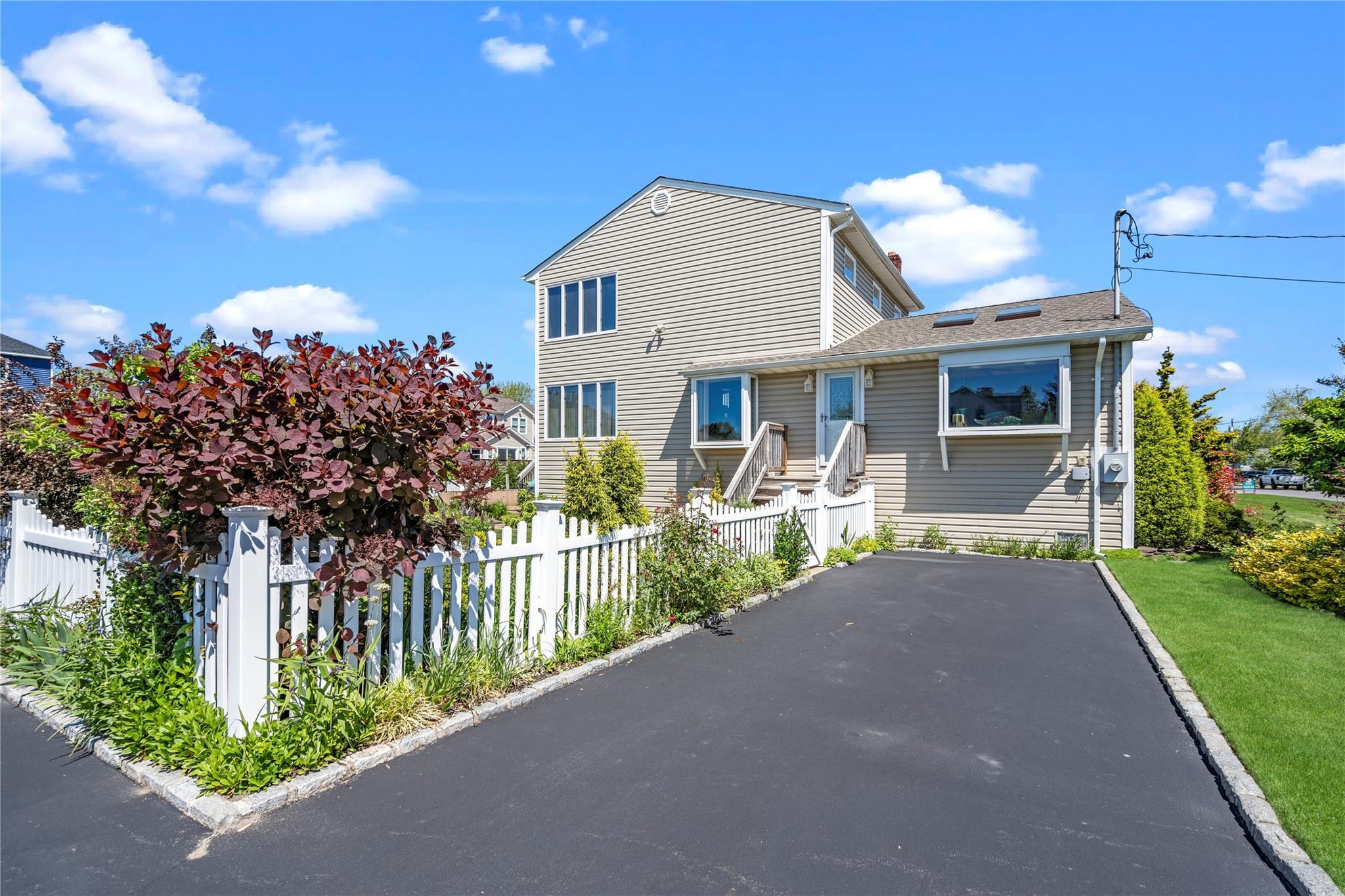 Single Family Bay  Suffolk County, NY 11795, MLS-865103-5