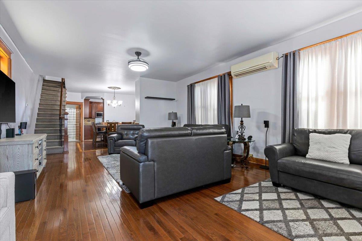 Single Family Gillespie  Bronx, NY 10461, MLS-865131-7