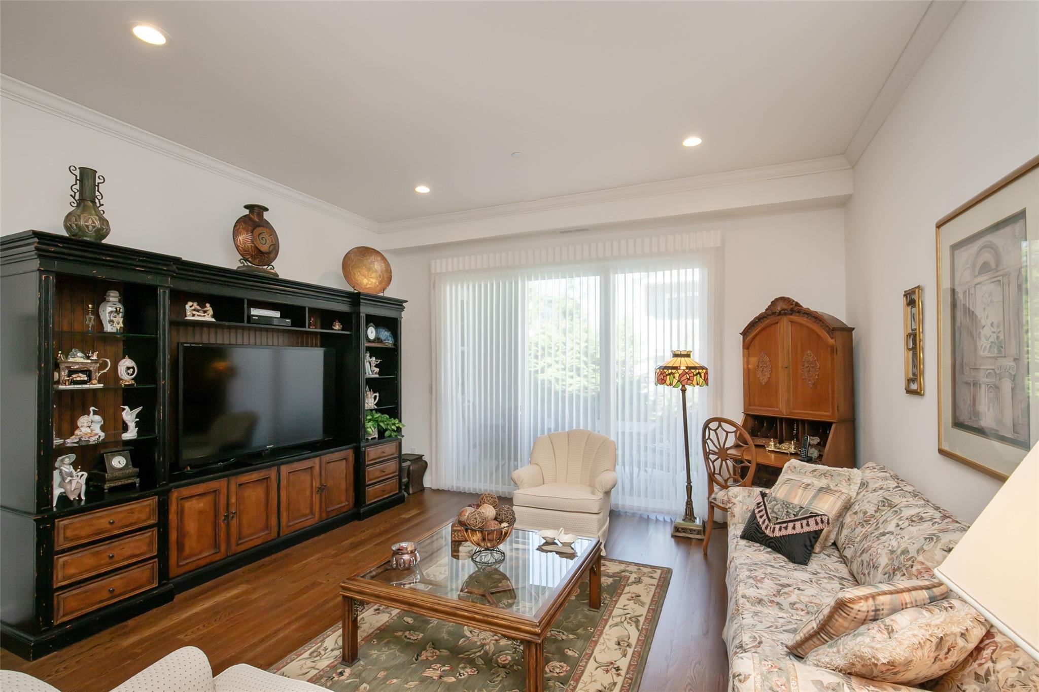 Single Family Summer  Suffolk County, NY 11731, MLS-865132-7