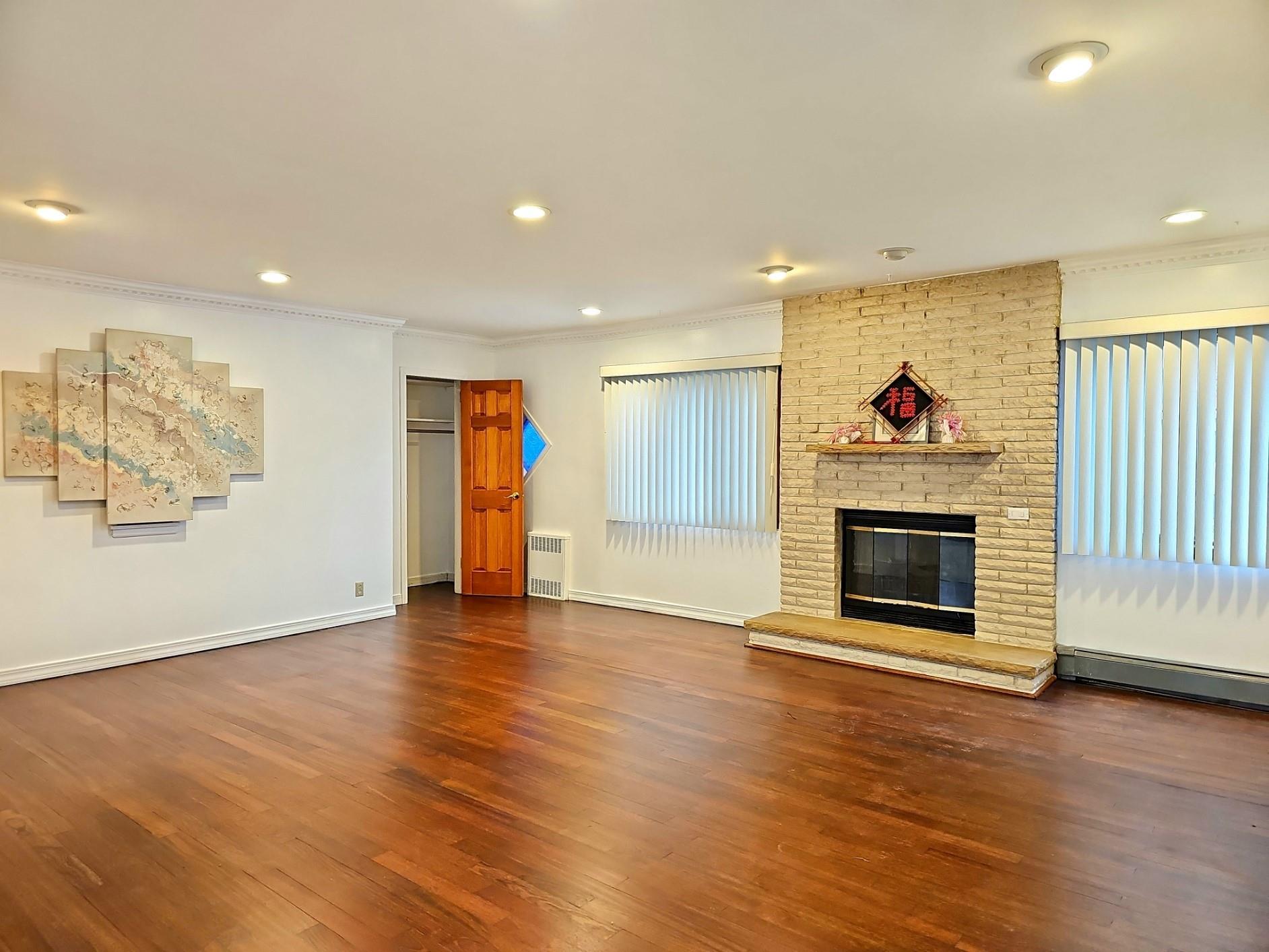 Single Family 11  Queens, NY 11357, MLS-865144-12