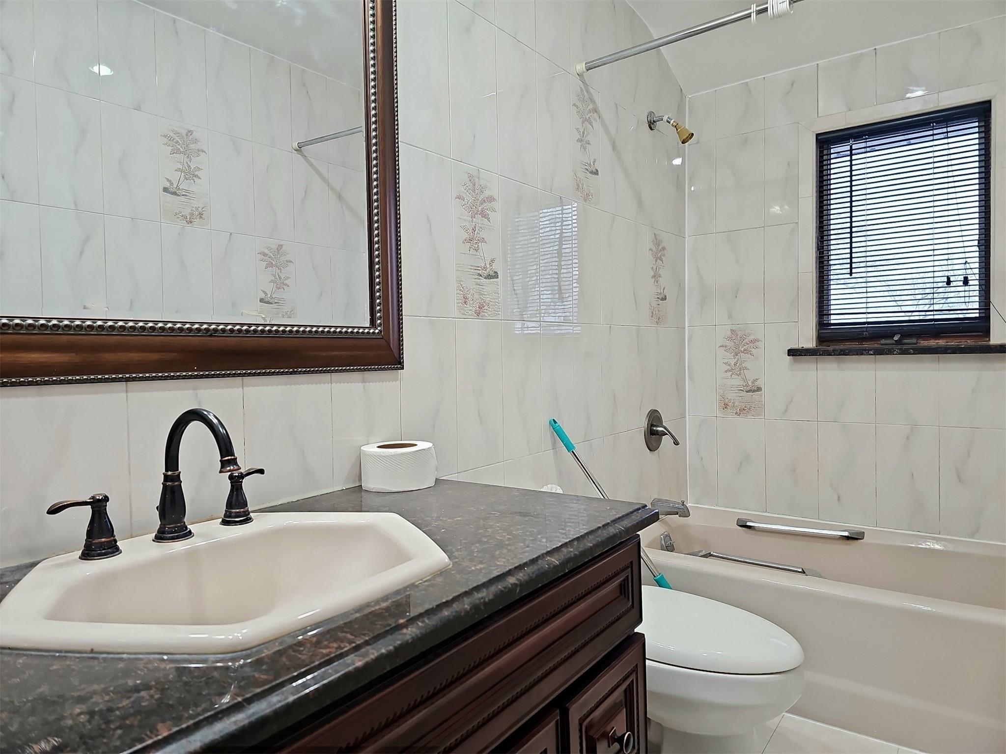 Single Family 11  Queens, NY 11357, MLS-865144-5
