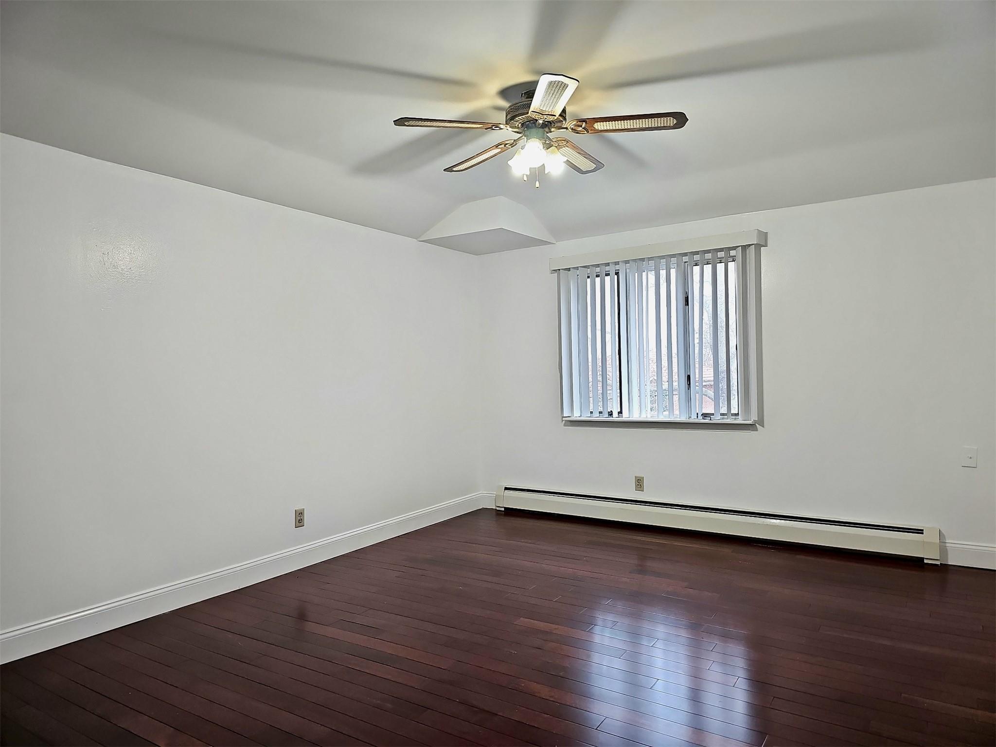 Single Family 11  Queens, NY 11357, MLS-865144-7