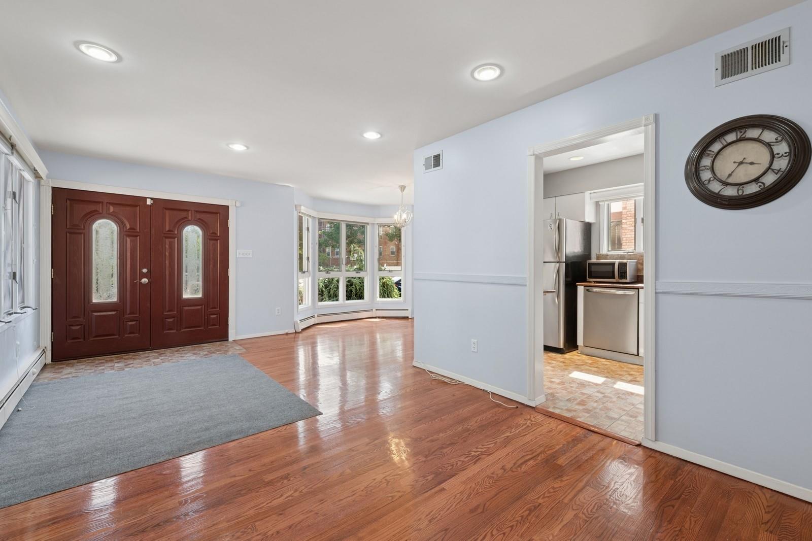 Single Family 16 Ave  Queens, NY 11360, MLS-865152-3