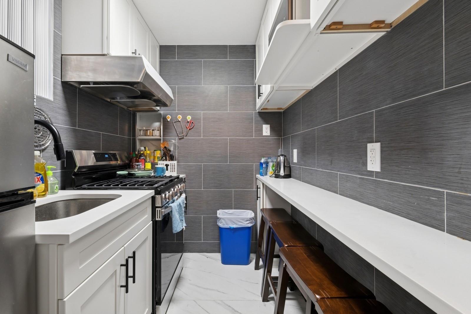 Single Family 16 Ave  Queens, NY 11360, MLS-865152-37